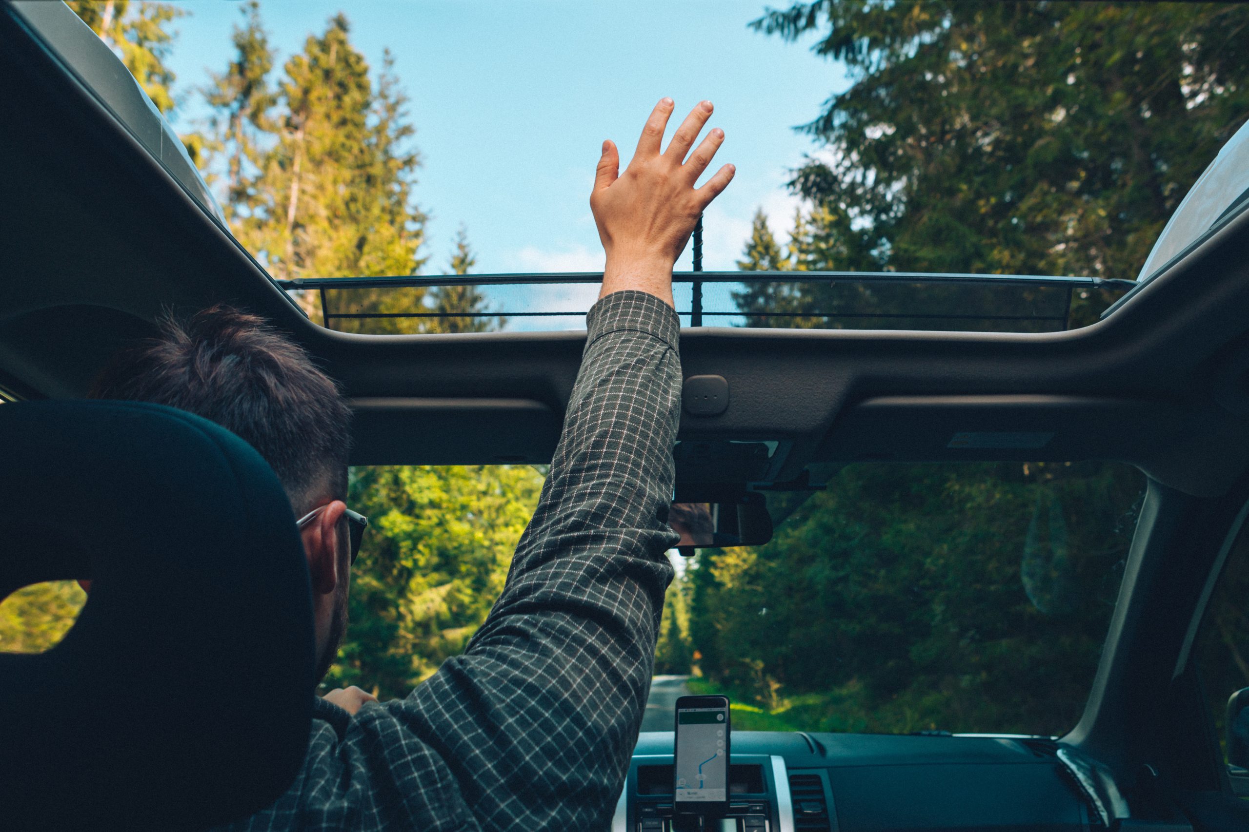 What You Need to Know About Sunroofs and Auto Glass Repair